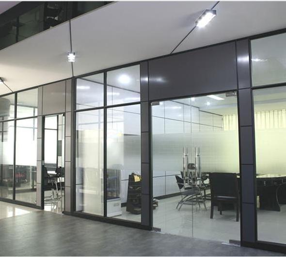 Aluminium Glass/MDF Office Partition Wall with Magnetic Blinds and Hinged Door