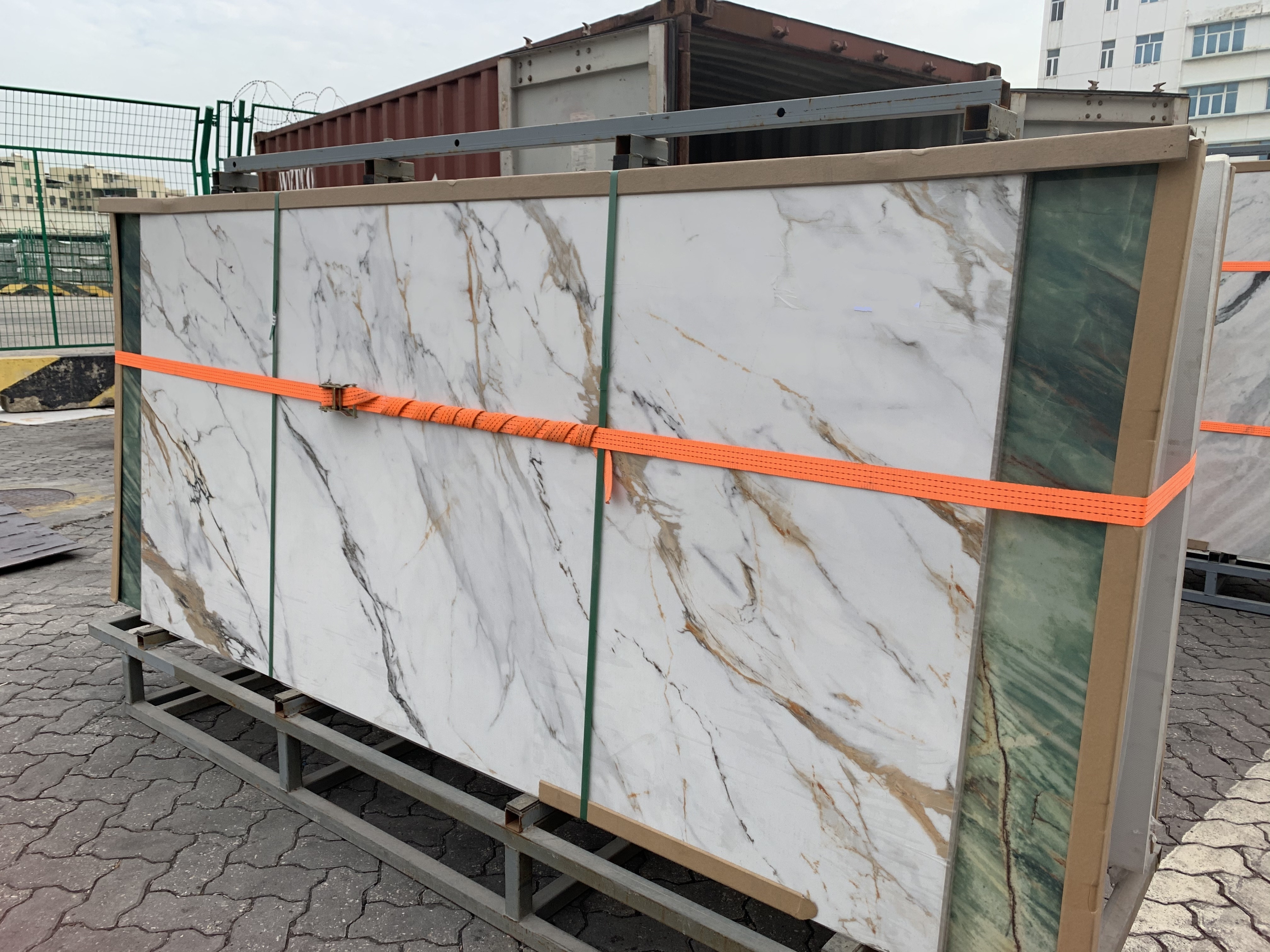 SHIHUI 6mm Sintered Stone 3200x1600 Large Marble Porcelain Slabs Calacatta Gold Tiles For Interior And Exterior Wall Cladding