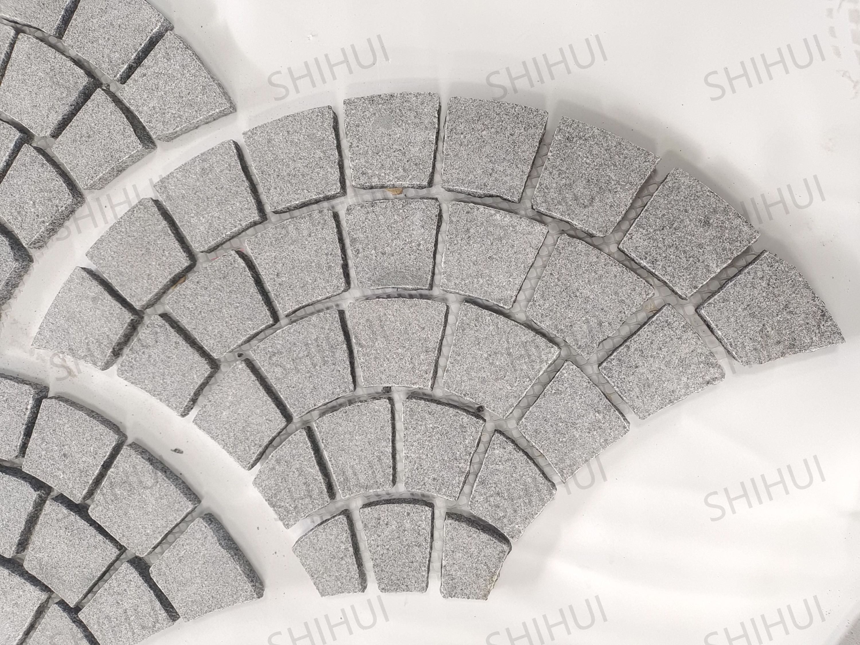 SHIHUI Natural Stone G654 Granite Pavers Fan Pattern Flamed Surface Split Edge Paving Paver Stone Driveway Cobblestone Mat