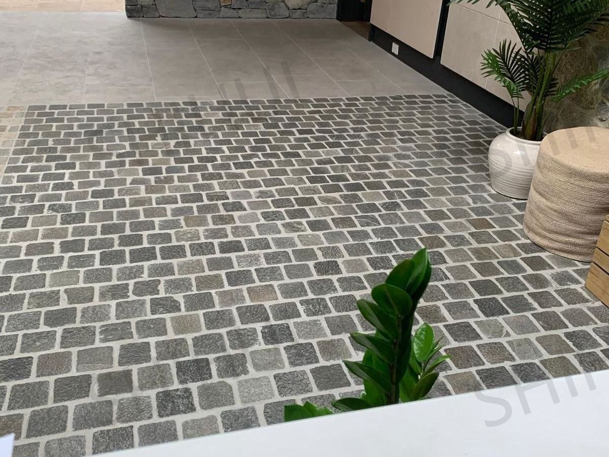 SHIHUI Natural Slate Cube Brick Pattern Flamed Surface Split Edge Paving Pavers Stone Cobblestone For Outdoor Floor Paving