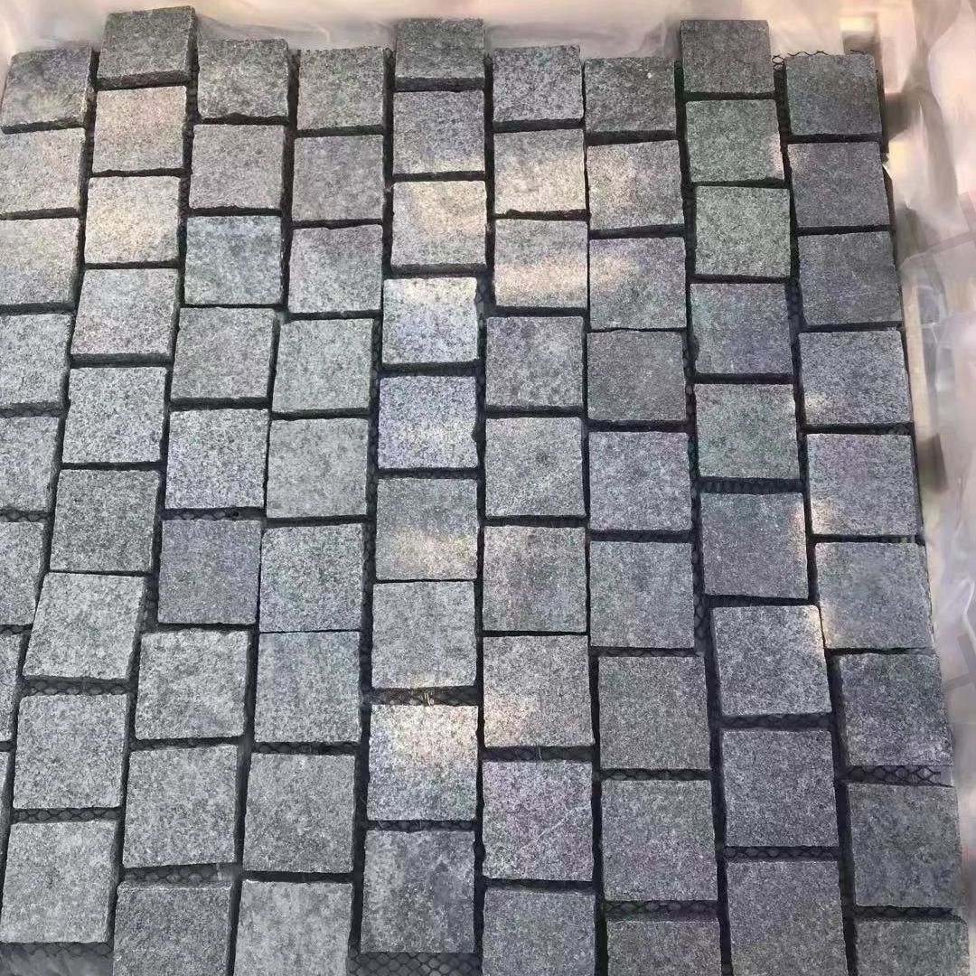 SHIHUI Dark Black Granite Cube Brick Pattern Flamed Surface Split Edge Paving Stone Driveway  Natural Cobblestone Paver Mats