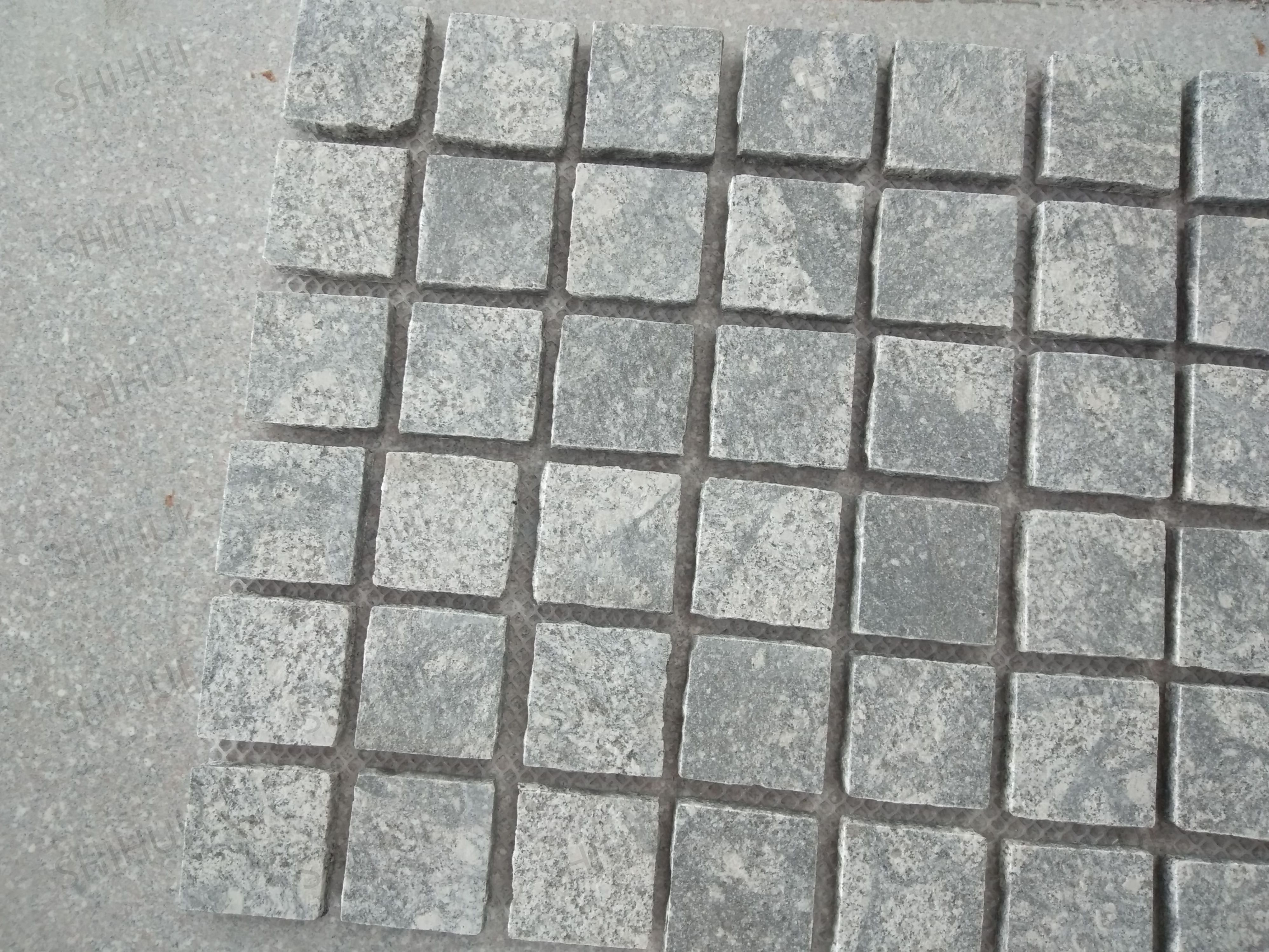 SHIHUI Custom Driveway Fantasy Grey Granite Pavers Stack Bond Flame Surface Split Edge Paving Paver Cubic Stone Mesh Cobblestone