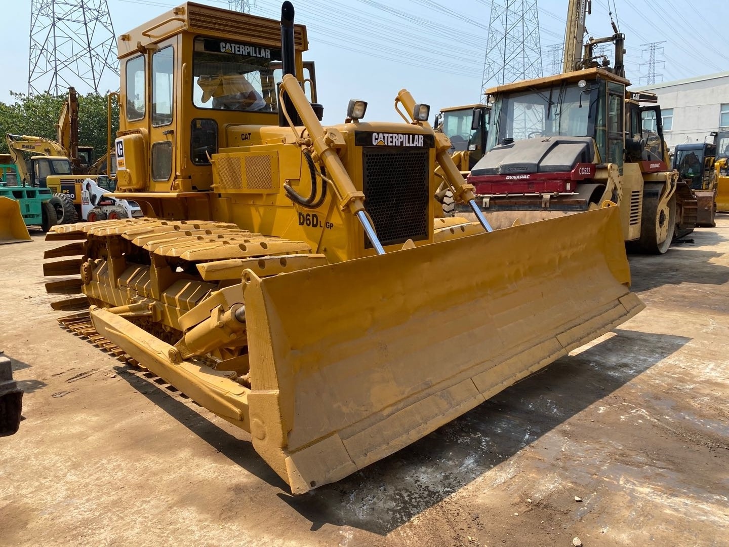 Hot sale high performance Japan made Caterpillar CAT D6D bulldozer with cheap price used low working hours bulldozer for sale