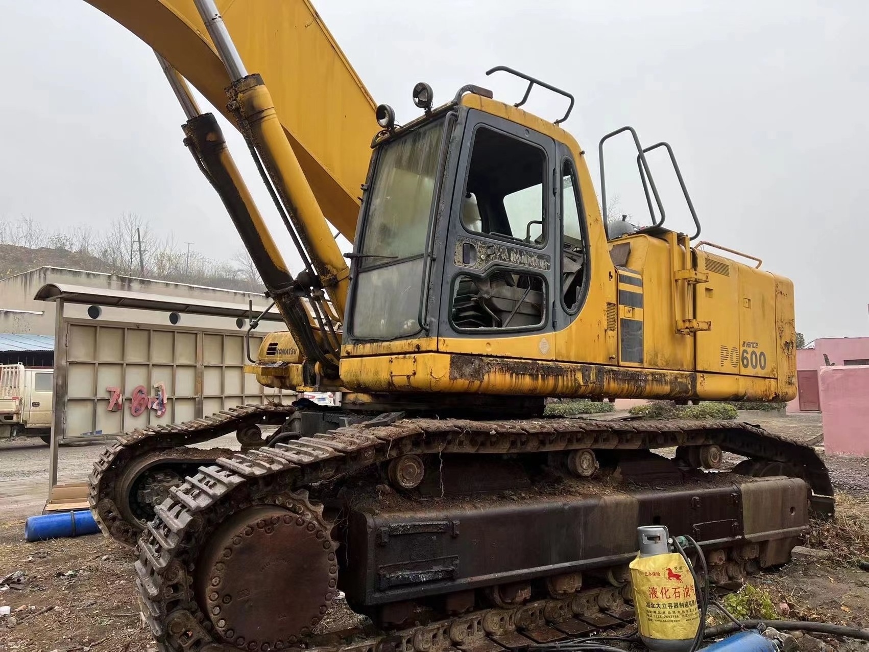 Secondhand Good condition 60ton excavators KOMATSU PC600 Original Japan brand used Komatsu PC600 digger excavator on sale