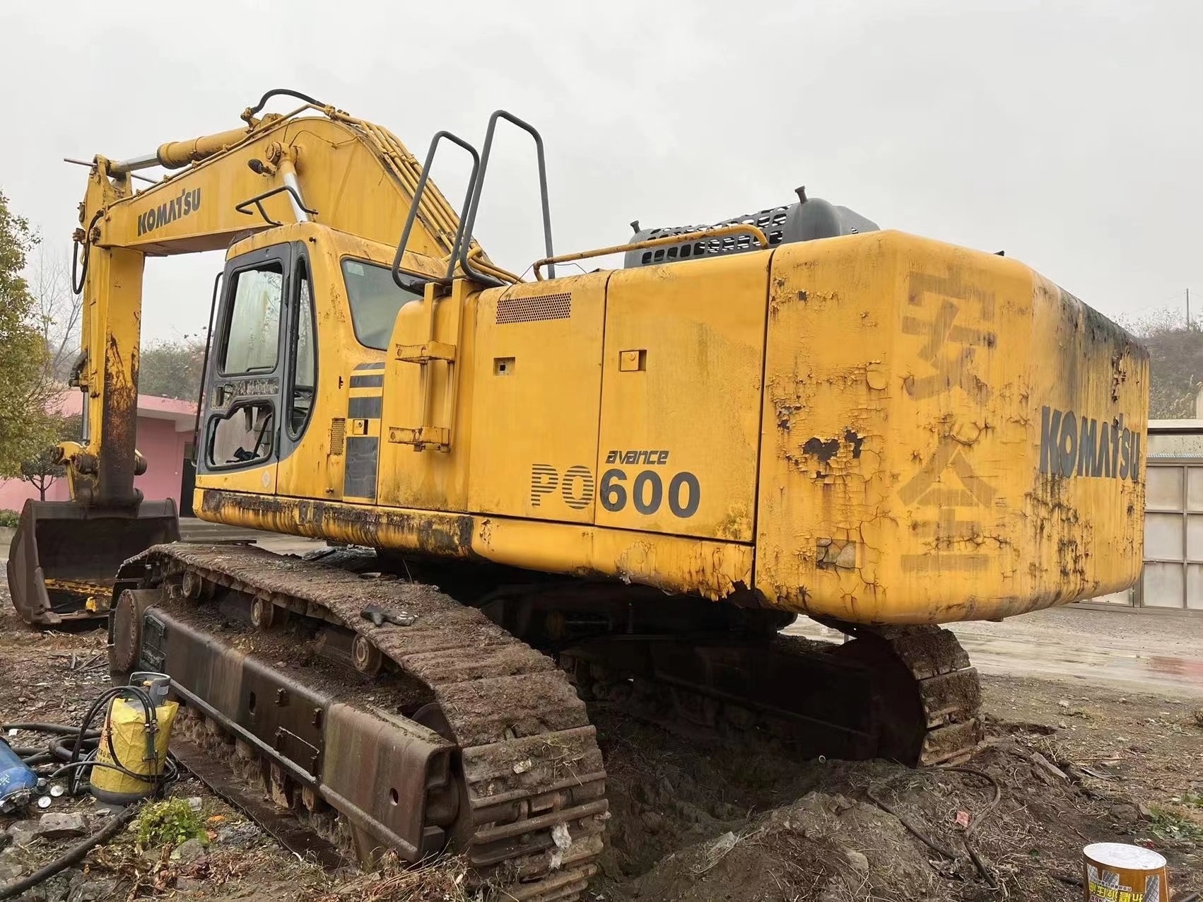 Secondhand Good condition 60ton excavators KOMATSU PC600 Original Japan brand used Komatsu PC600 digger excavator on sale