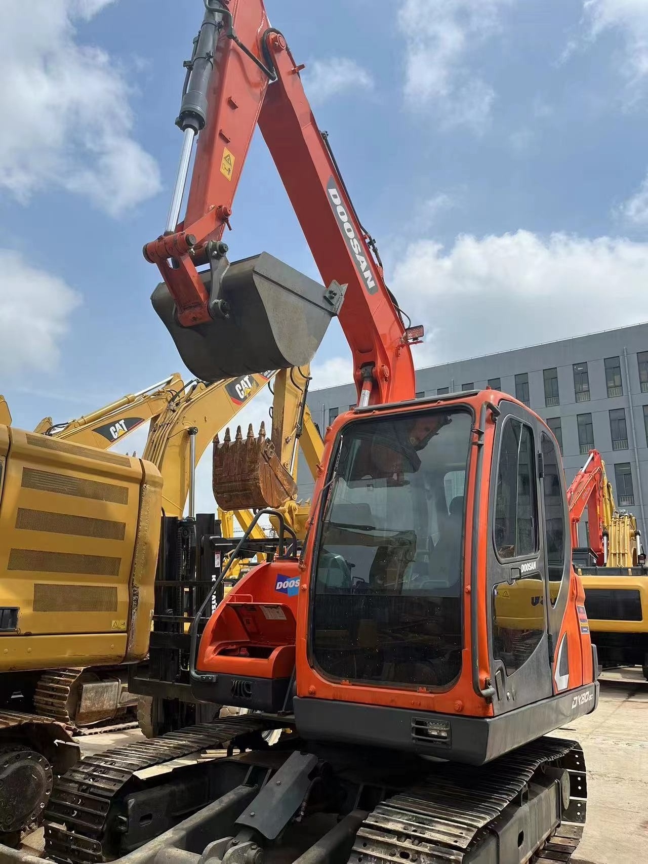 Original of Korea secondhand construction machine with high quality DOOSAN DX80 excavator used crawler digger