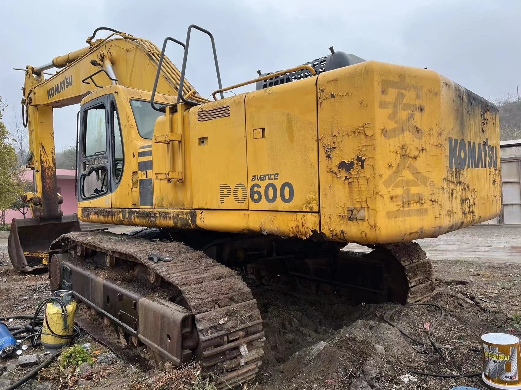 Secondhand Good condition 60ton excavators KOMATSU PC600 Original Japan brand used Komatsu PC600 digger excavator on sale