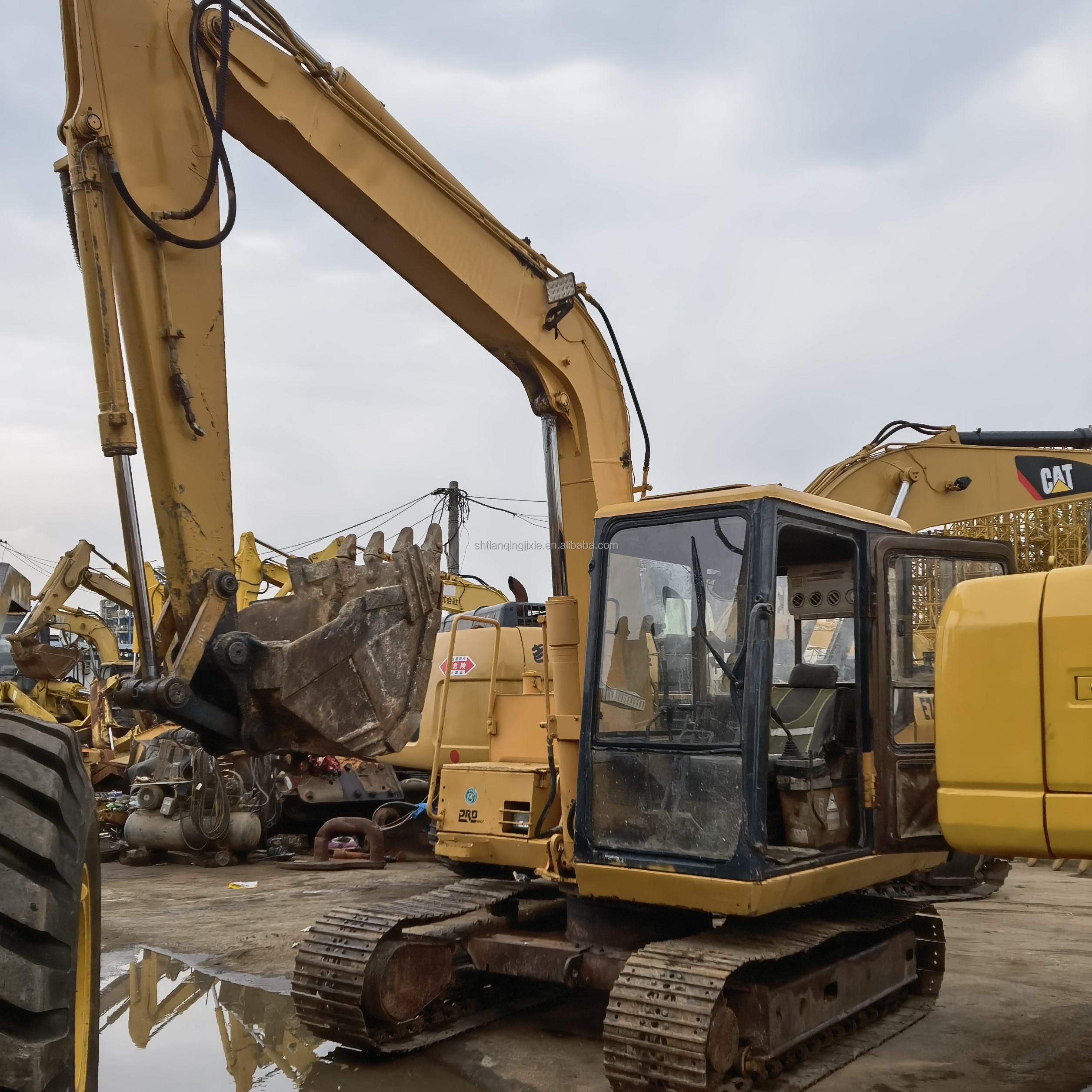 Reasonable price 7 ton used  caterpillar CAT E70B excavator/ mini excavator CAT E70B caterpillar for sale