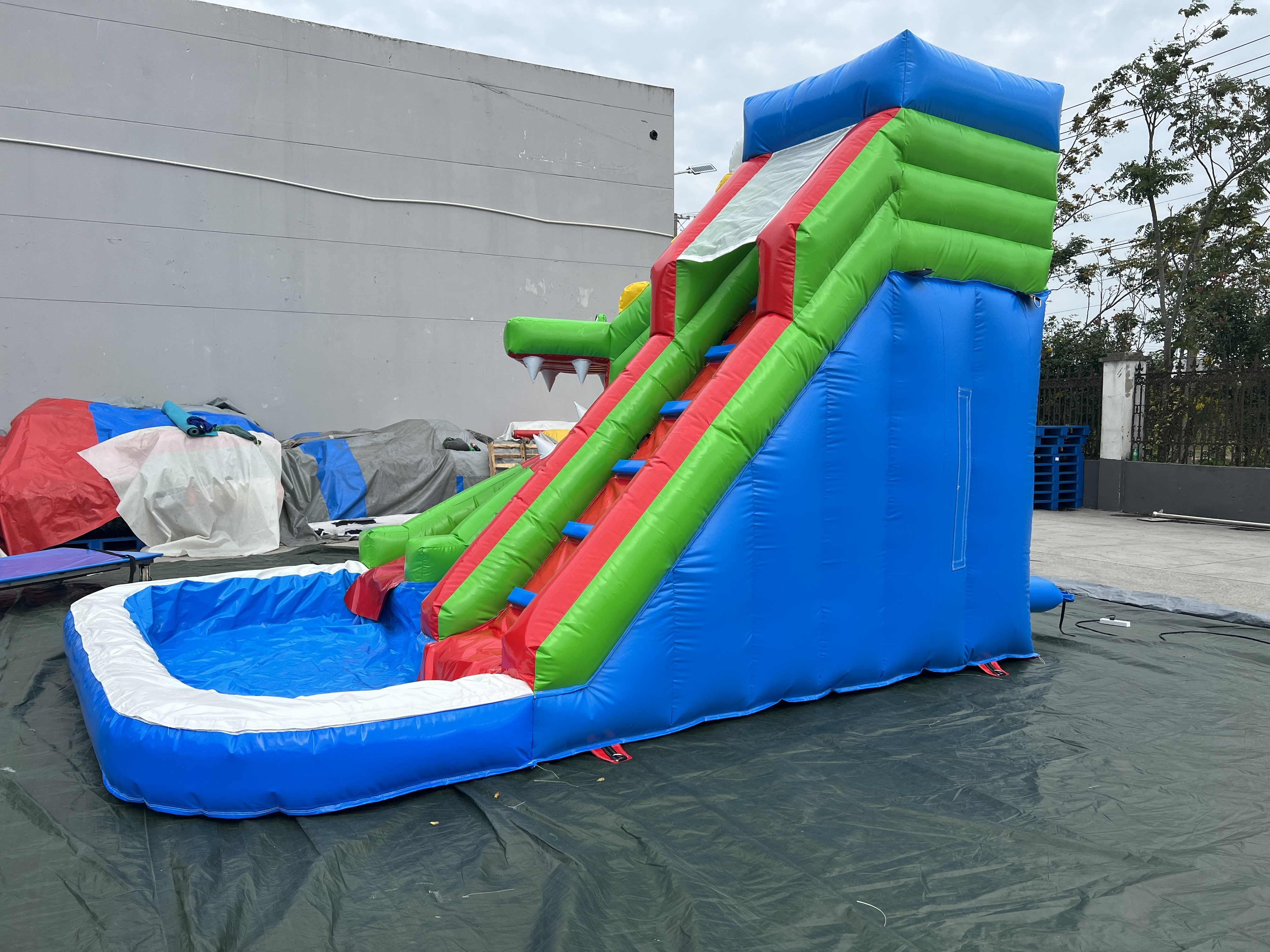 inflatable floating water slide, Large slide with water pool