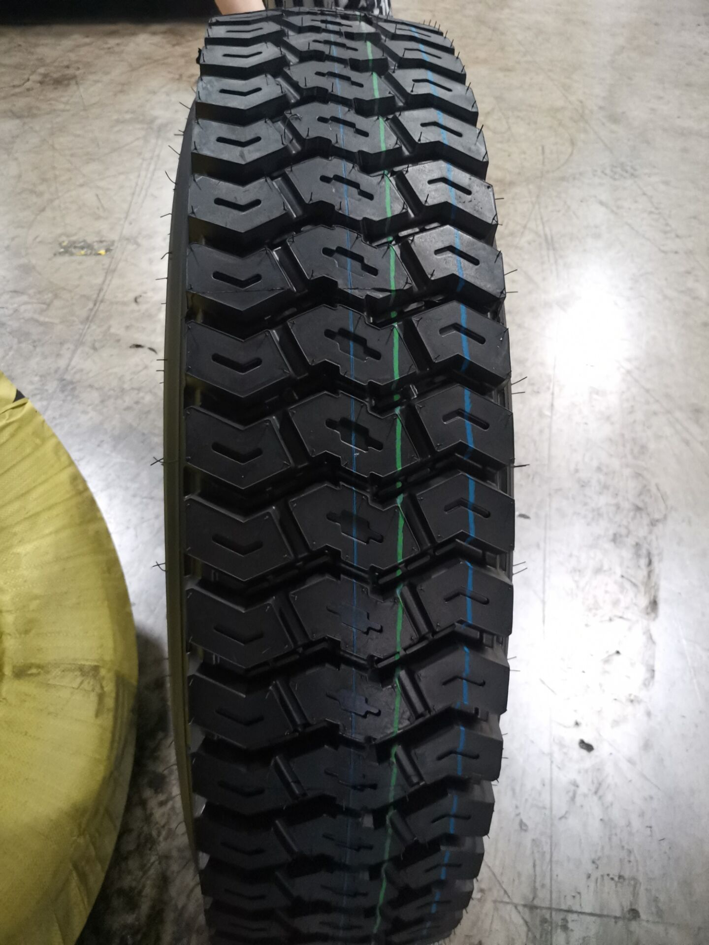 Doupro Brand Truck Tire 12.00R24 ST959