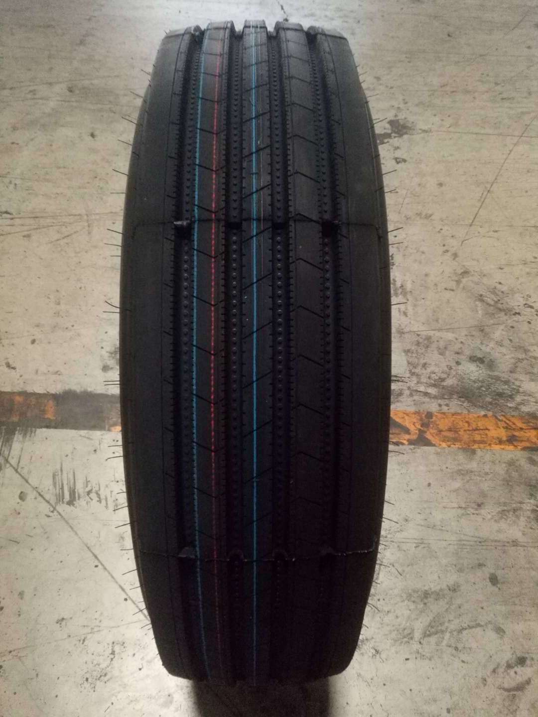 Doupro Brand Truck Tire 315/80R22.5 YS896