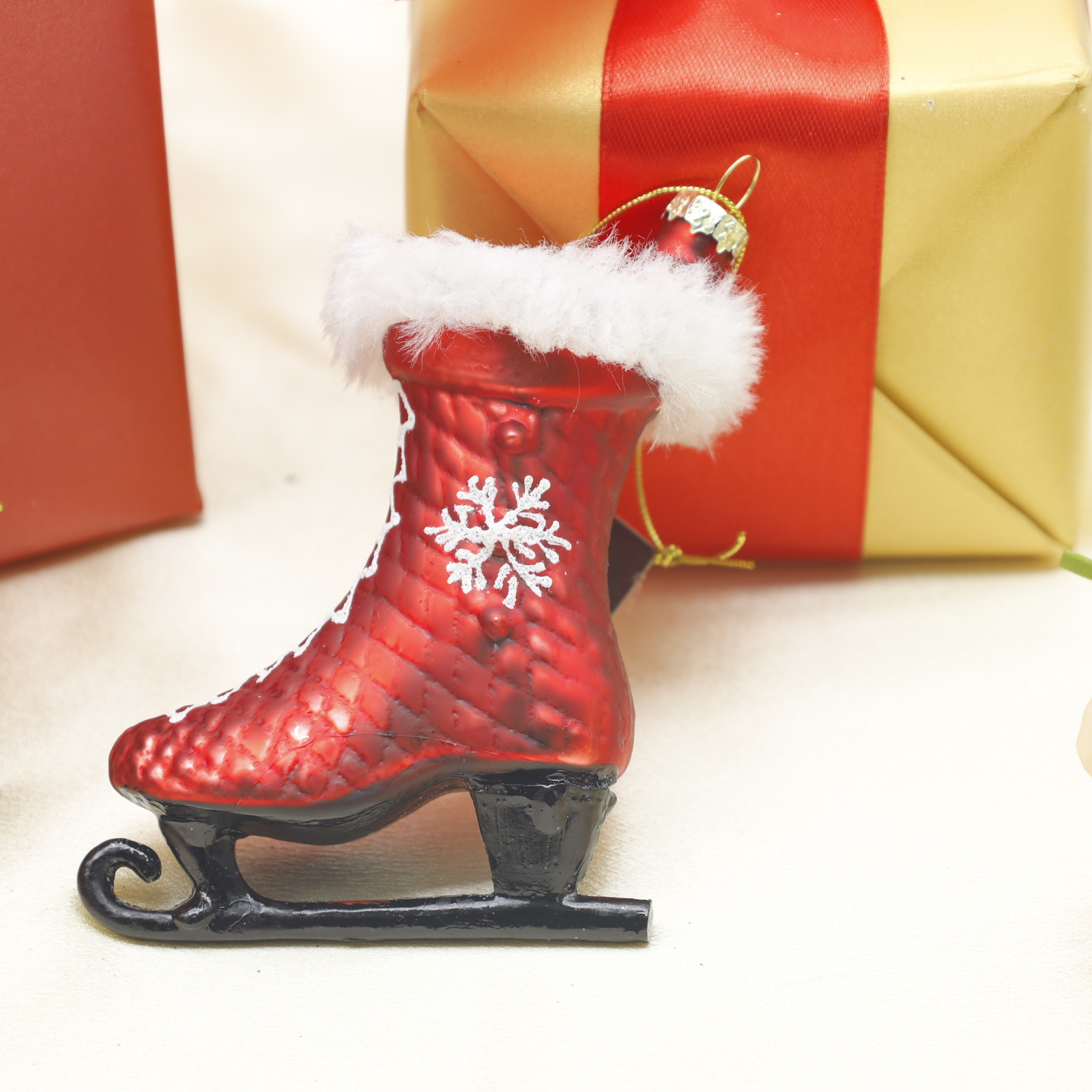 Cute Red Xmas Tree Ornament Pendant Shoe Boots Holiday Wedding Party Gift Flat Glass Ice Skate Christmas Ornament Logo