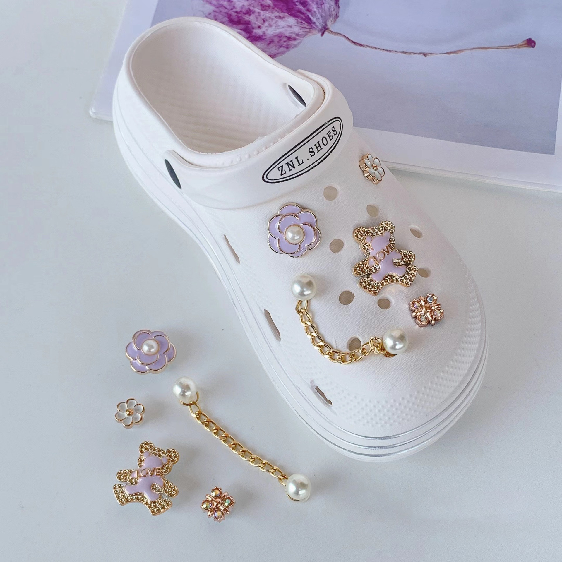 10pcs Sets Summer New Purple Designer 3d Bear Clog Shoe Charms Pearl Chain Enamel Camellia Clog charms For Ladies' Sandal Clog