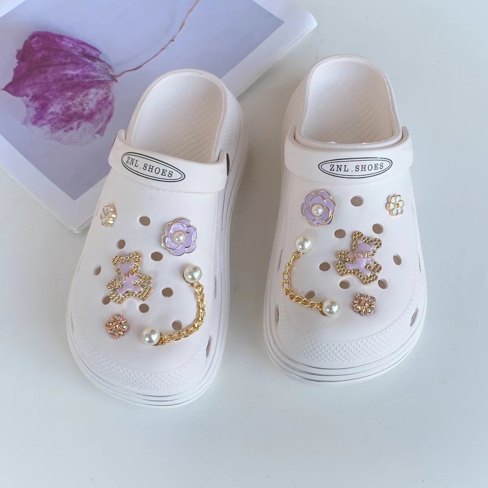 10pcs Sets Summer New Purple Designer 3d Bear Clog Shoe Charms Pearl Chain Enamel Camellia Clog charms For Ladies' Sandal Clog