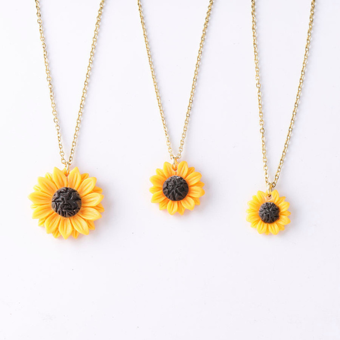 Fashion women style resin flower gold plated stainless steel  chain delicate trendy fashion sunflower necklace for women