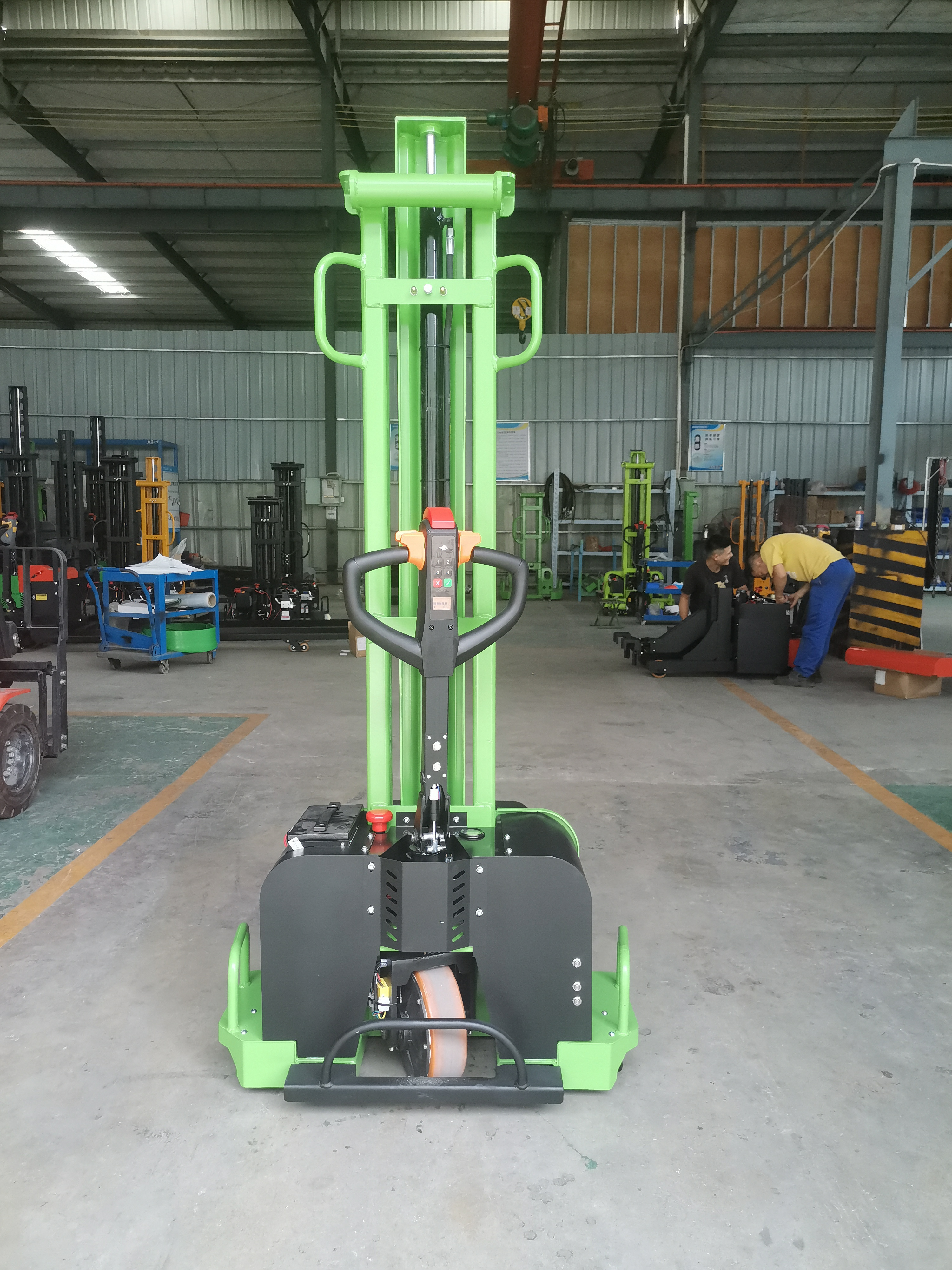 SHUNCHA 500kg 700kg 1 ton Lithium Battery Semi Electric Full Electric Portable Forklift Self Loading Stacker