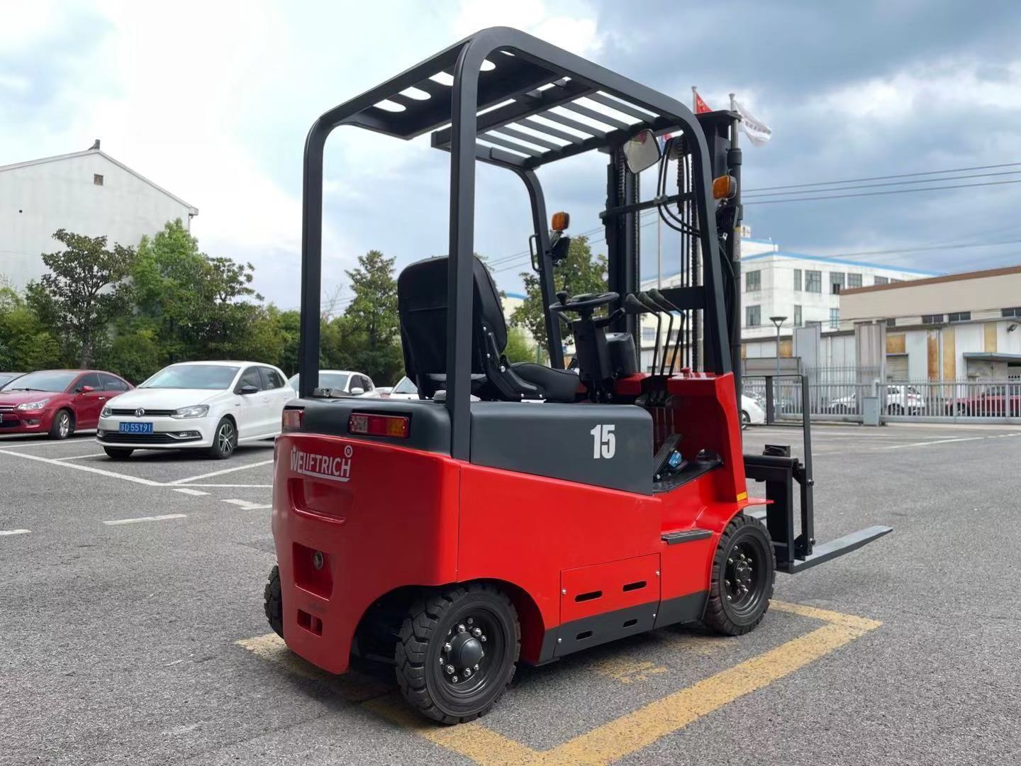 SHUNCHA Hot sale Mini 4 Wheel 1500kg 1.5ton 2ton Capacity warehouse use small Electric Forklift