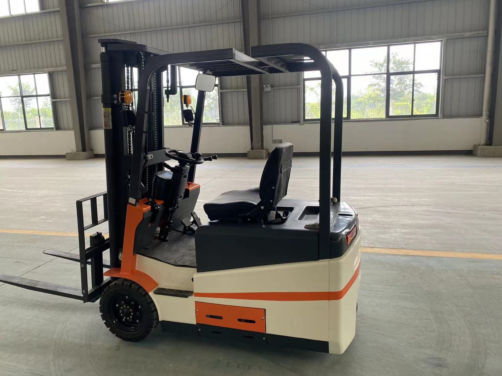 SHUNCHA Hot sale electrically operated forklift 1.2ton 1.5T 3 wheel electric counter balance forklift three-wheel