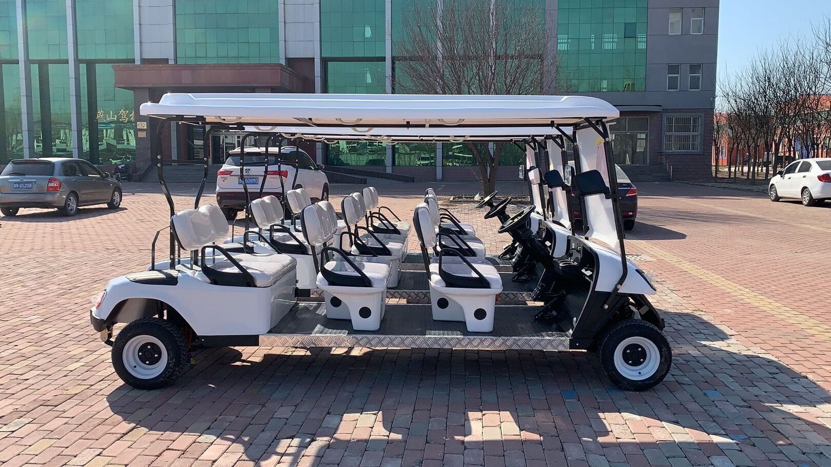 ShunCha Factory Low Price High Quality 8 Seater 72V 4KW Chaowei Batteries Operated Electric Club Car Golf Cart