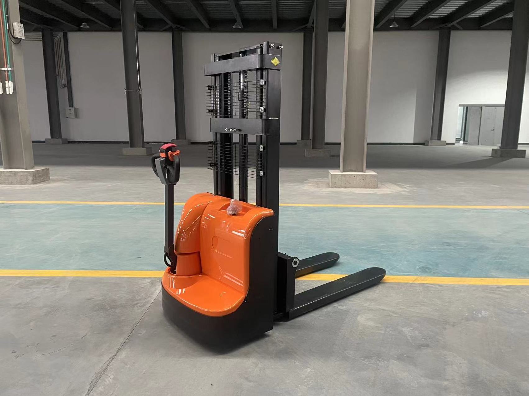 SHUNCHA 1.5 ton 1500kg 3300lbs Hot sale customized color full walkie Electric Pallet Stacker lift 3m to 4m