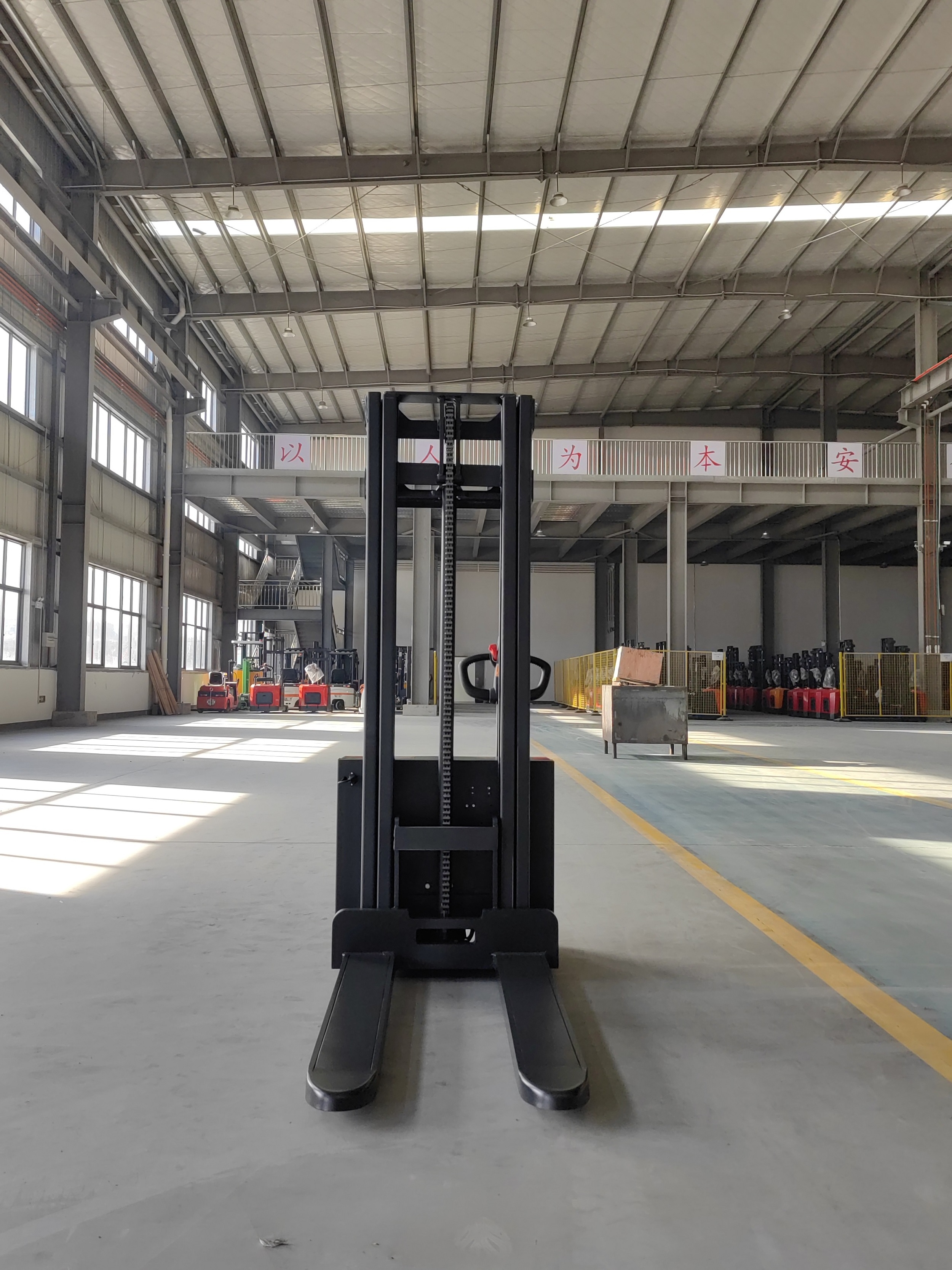 SHUNCHA CDD-15G TOP SELL Full Electric Pallet Stacker 1600mm Lift Height Walking Forklift Electric Stacker