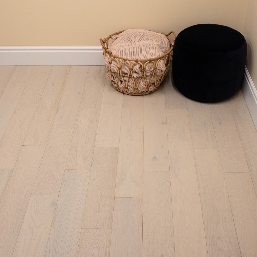 Flat & White Wash Natural Oak Oakwood Timber UV Oiled Engineered Wood Flooring