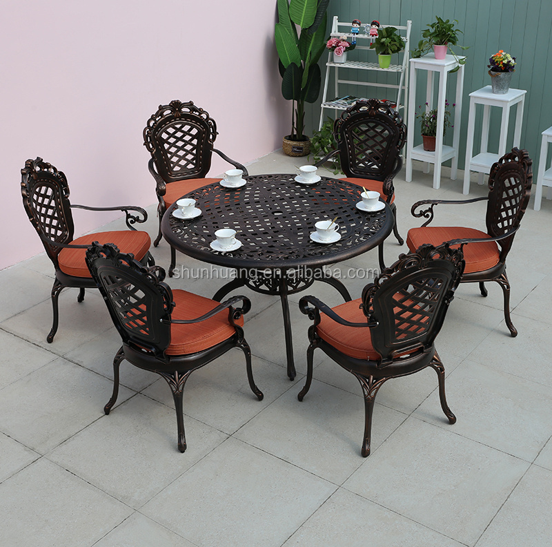 Promotional designs outdoor backyard furniture cast aluminium small table dining set