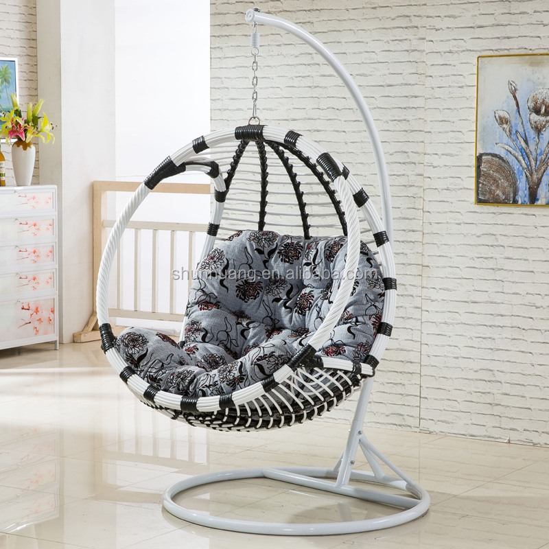 Outdoor or indoor round PE rattan swing chair metal frame single hanging chair with cushion