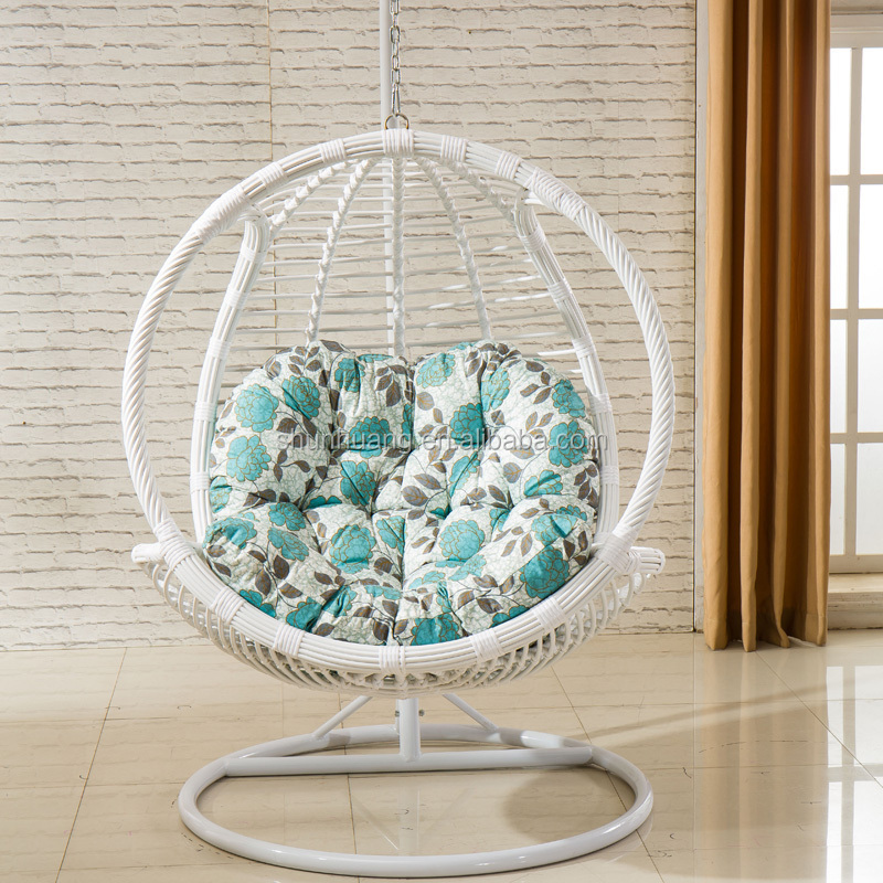 Outdoor or indoor round PE rattan swing chair metal frame single hanging chair with cushion