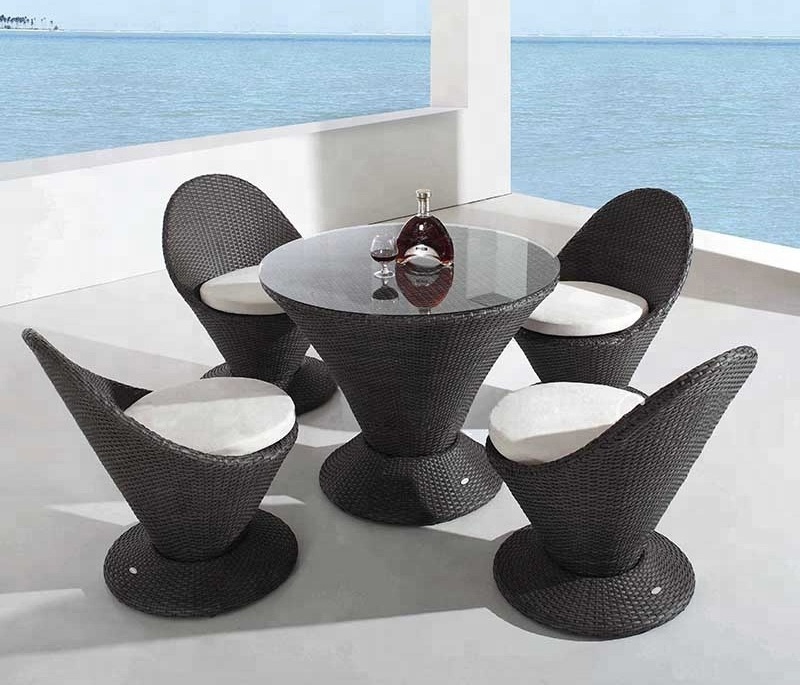 PE rattan outdoor wicker dining table with cushion for sale