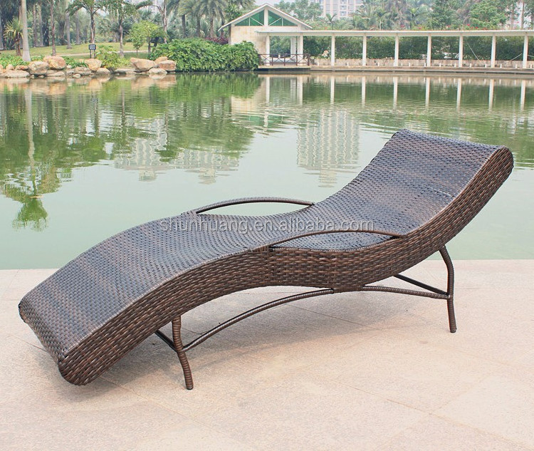 Beach rattan sun lounge chair comfortable day chaise lounger