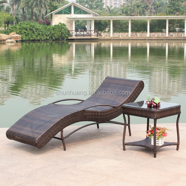 Beach rattan sun lounge chair comfortable day chaise lounger