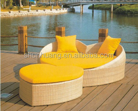 Good sale garden lounger chaise bed heart shape swimming pool side daybed