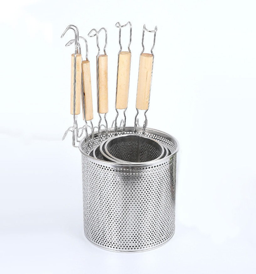 Stainless Steel Strainer Pasta Basket with Wooden Handle Noodle Strainer Fry Colanders