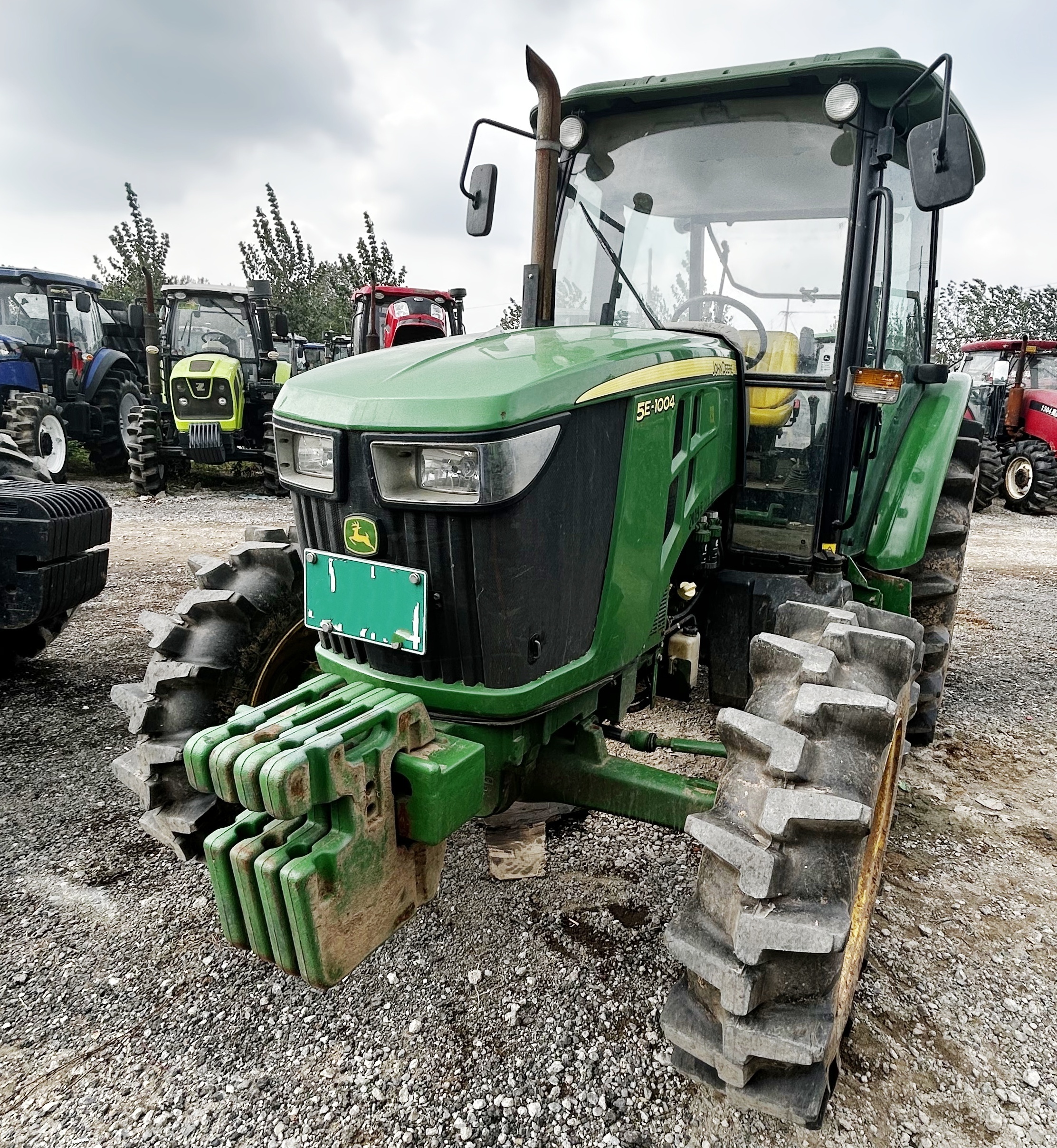 Used John Deere Wheel Tractor 4x4WD 100hp 5E1004 with cab for sale in good condition