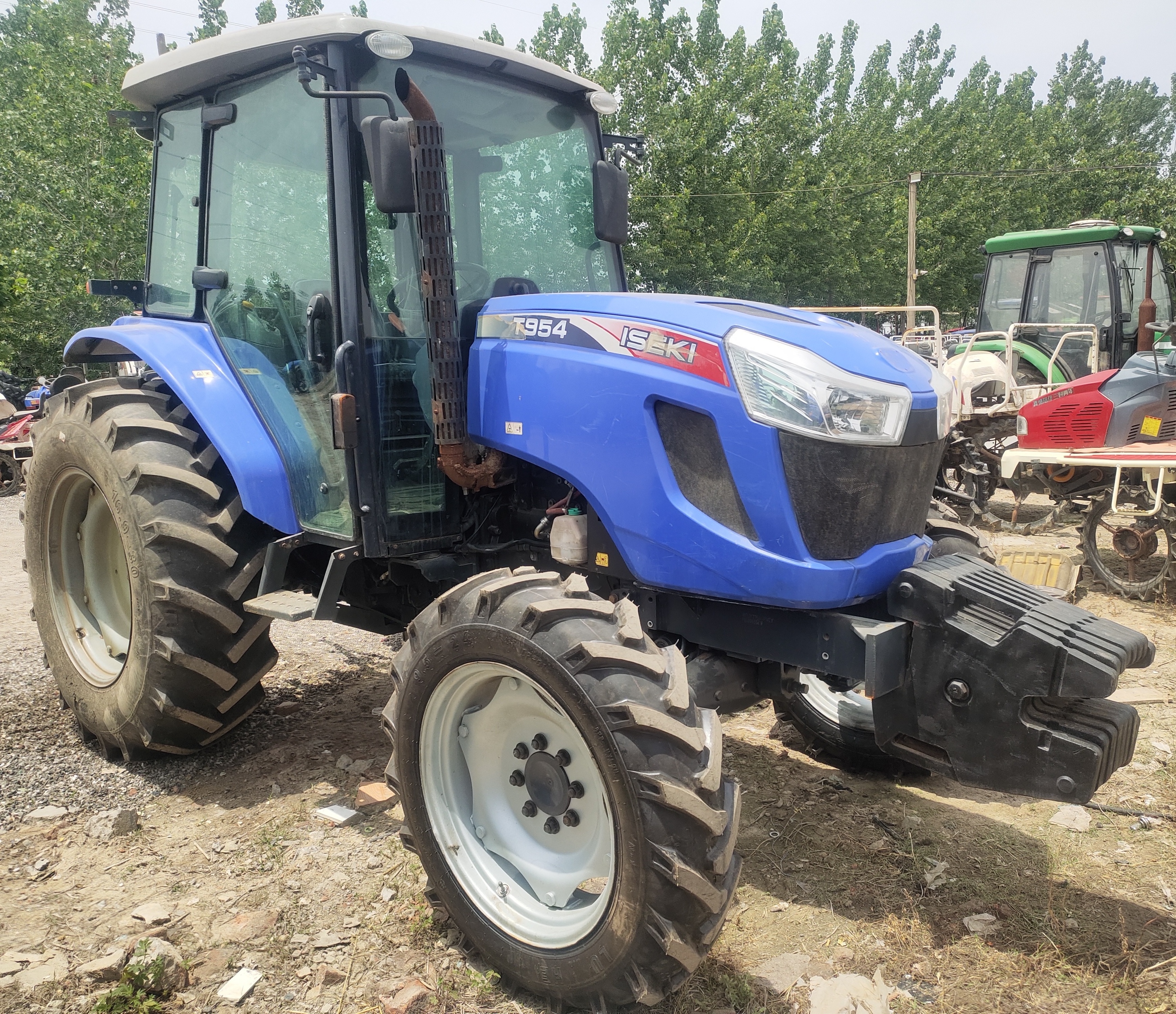 Used Wheel Tractor 4x4WD ISEKI T954 with cab secondhand in good condition for sale cheap price