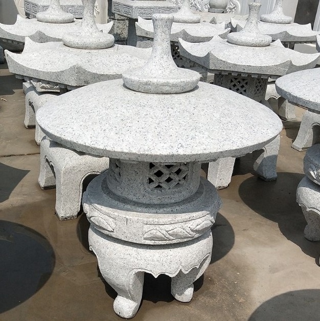 Decorative Outdoor Japanese Garden Stone Lantern