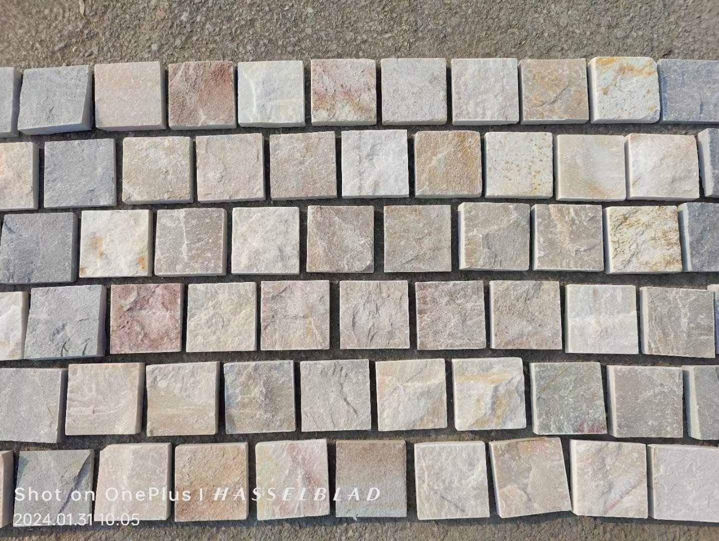 Natural Beige Slate Cobblestone on Mesh Cobble Paving Stone