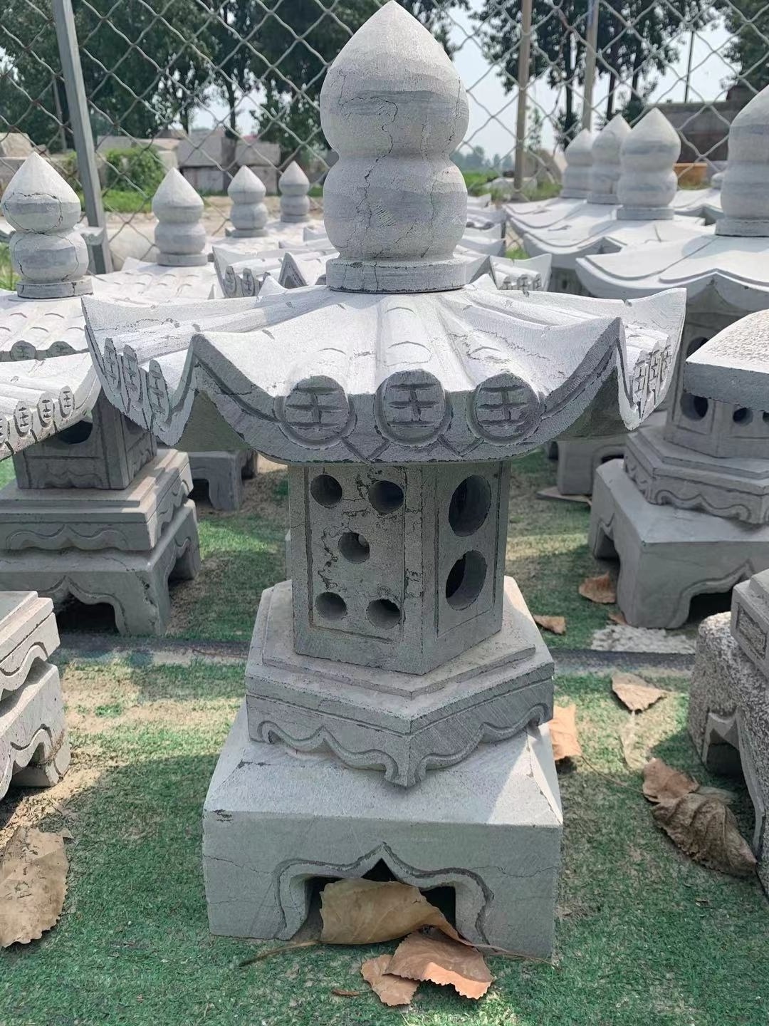 Wholesale  Outdoor Garden Granite Stone Japanese Stone Lanterns