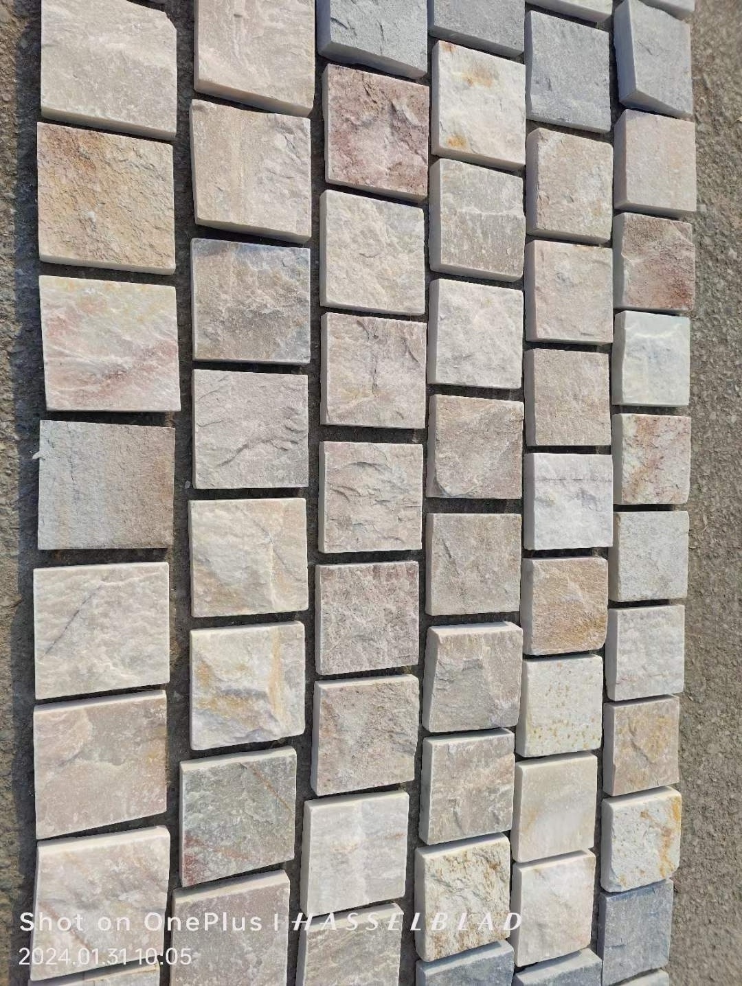 Natural Beige Slate Cobblestone on Mesh Cobble Paving Stone