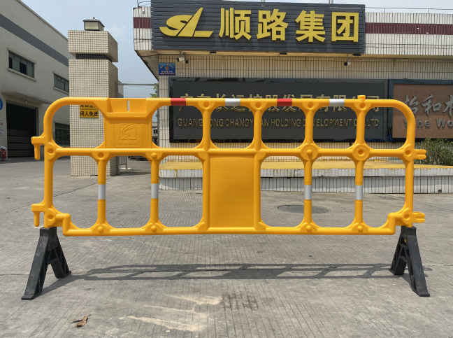 Pedestrian Barriers Plastic Traffic Barrier Airport Barricade