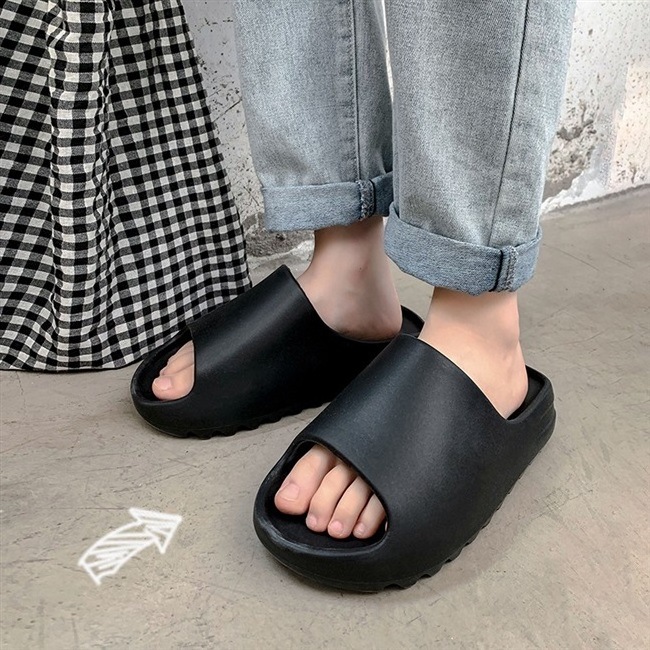 High Quality 2021 Wholesale Unisex Color Casual Eva Custom Soft Pantoufles Zapatillas Yezzy Slides Slippers For Women