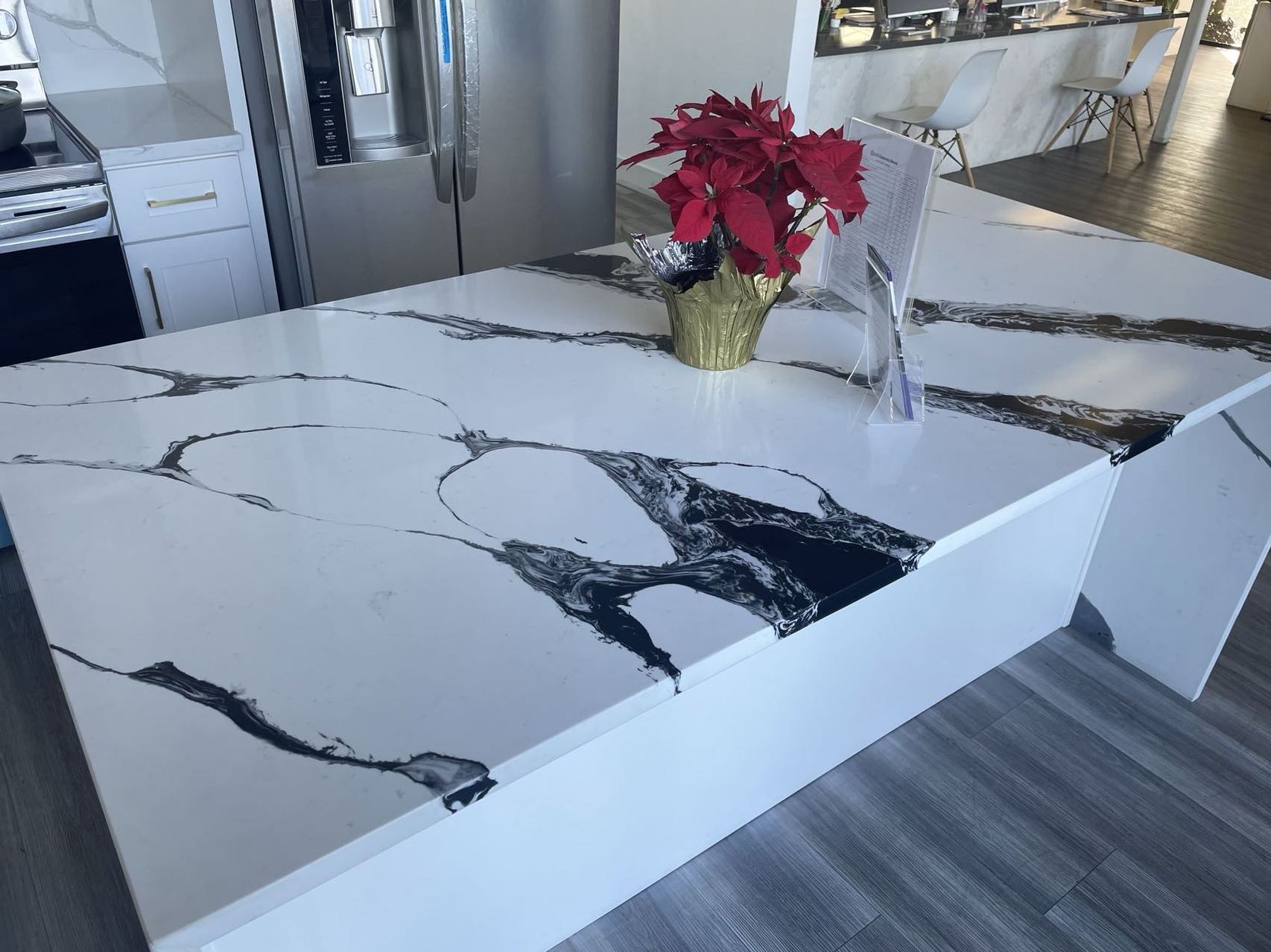 White Calacatta Artificial Engineered Stone Artificial Quartz Stone Slabs for Kitchen&Vanity Tops