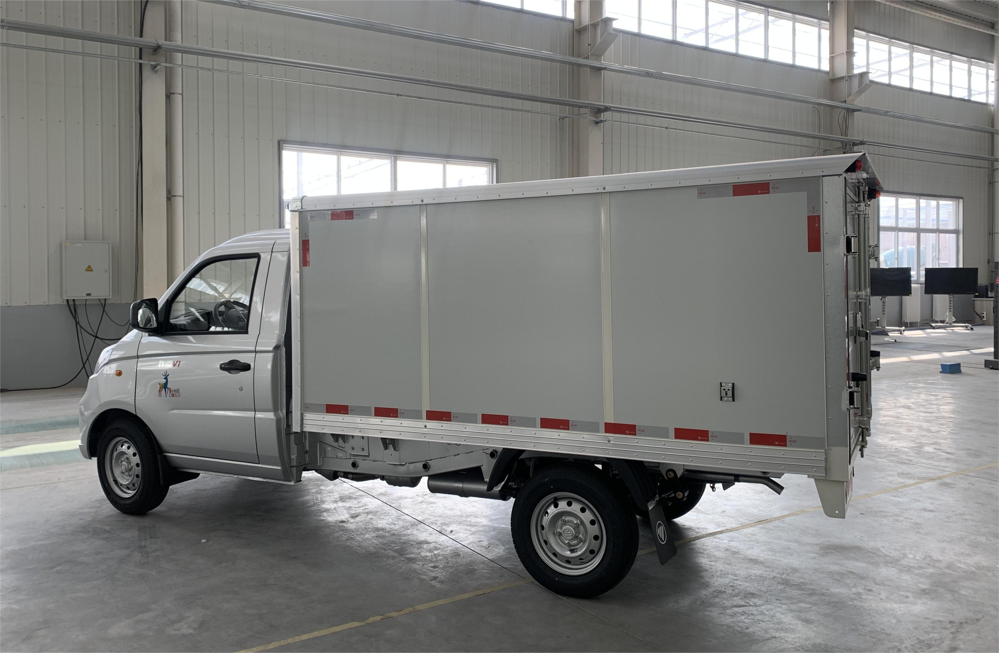 Mini van box truck body 1T loading FOTON small 4x2 gasoline van cargo truck body factory