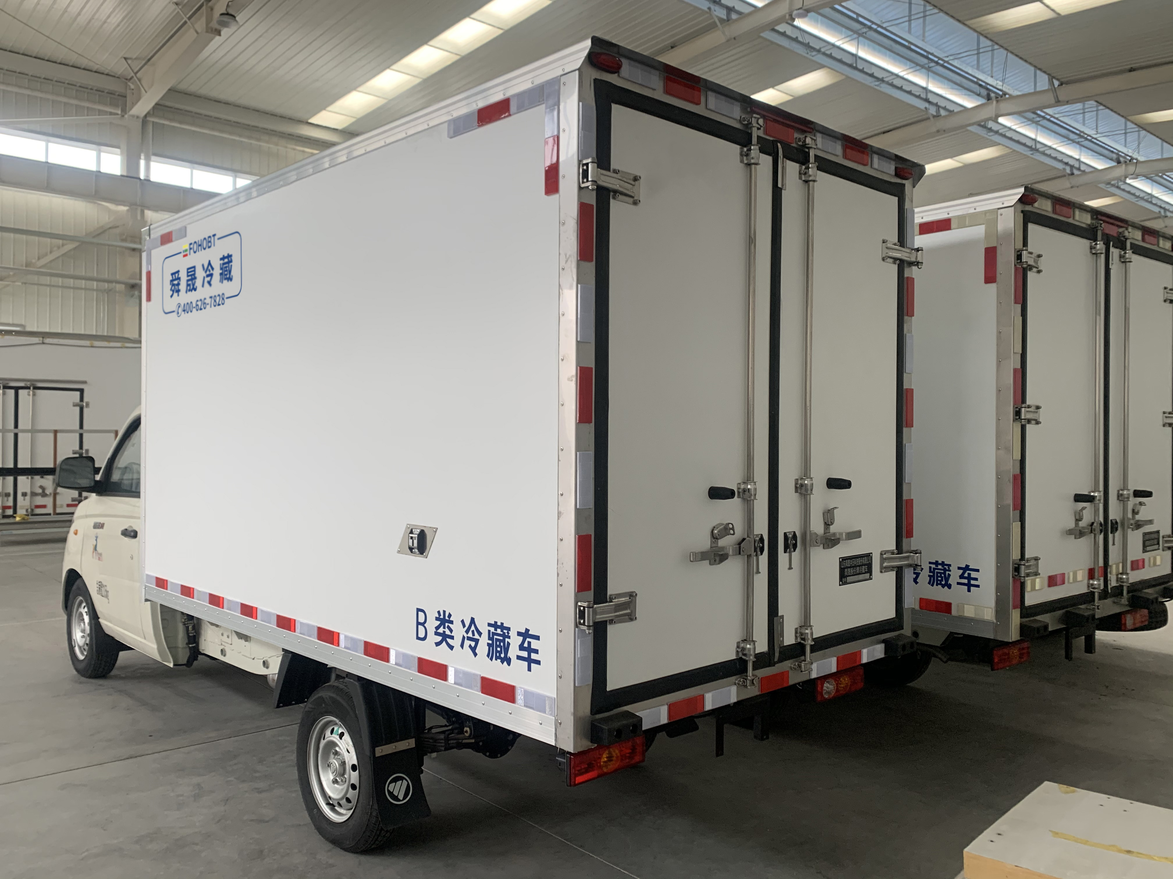 Direct Wholesale 6*4 Freezer 3ton Jac Live Fish Transport Refrigerator Truck body