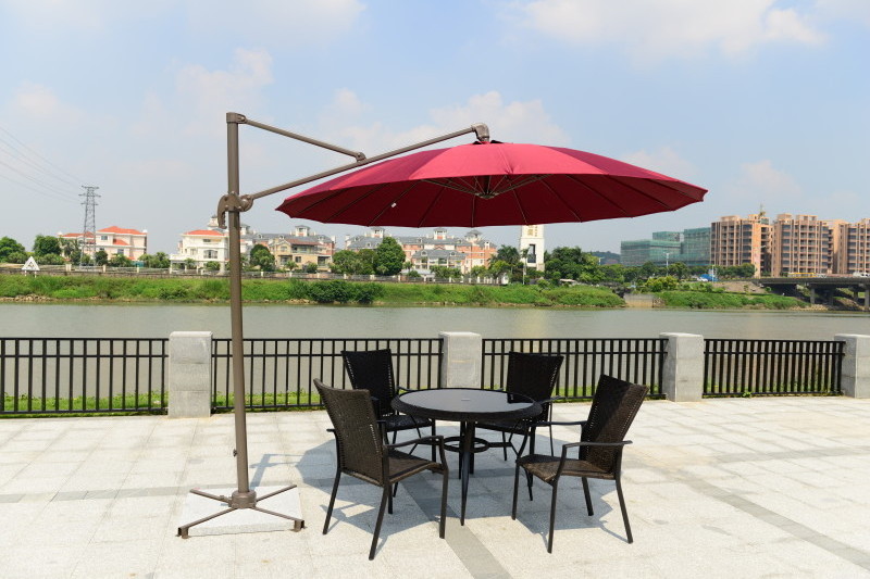 Best price banana shape patio crank hanging umbrella for garden