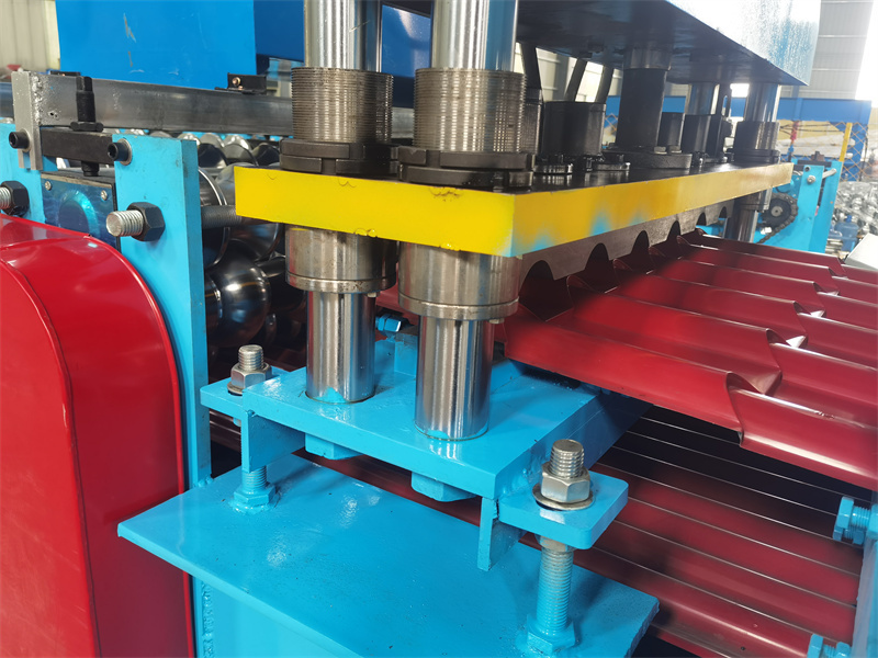 Three Layer Automatic Metal Roof Tile Making Machinery Colored Steel Sheet Roofing Roll Forming Machine