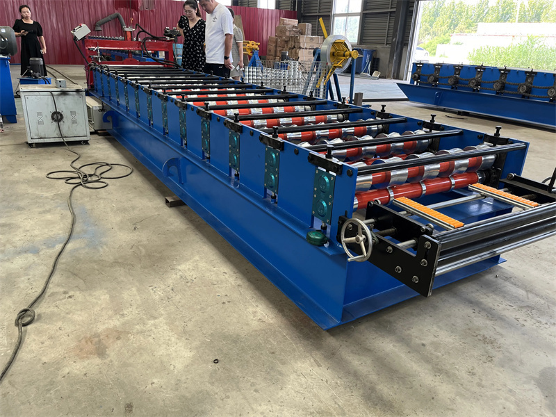 Three Layer Automatic Metal Roof Tile Making Machinery Colored Steel Sheet Roofing Roll Forming Machine