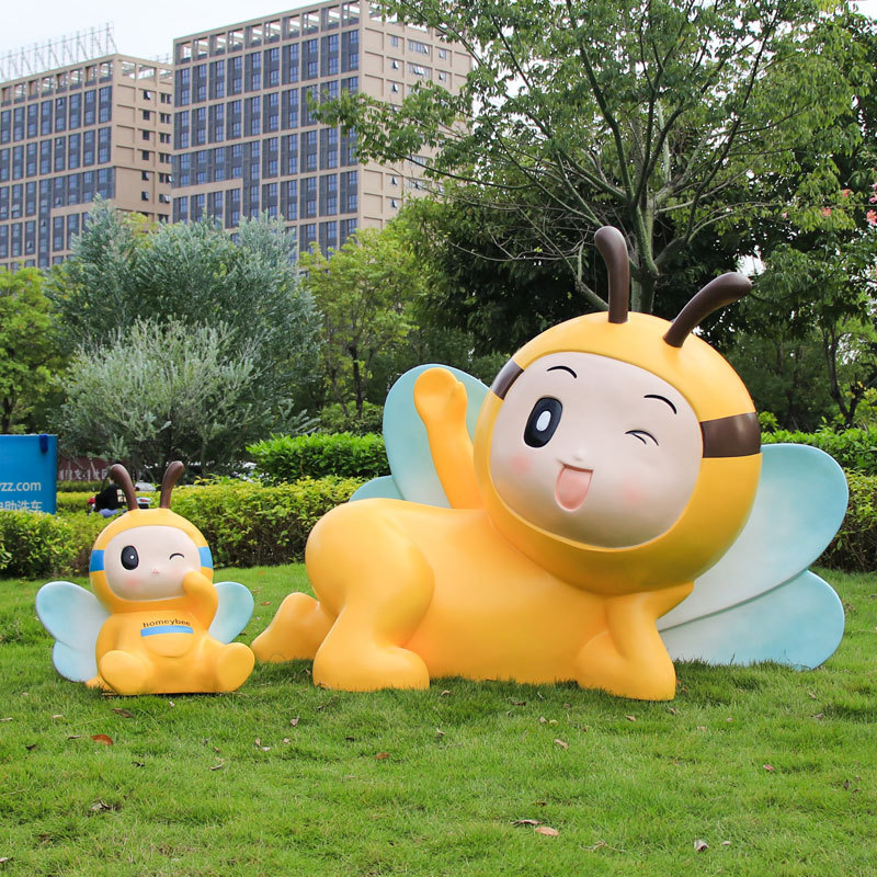 Life size cartoon bee sculpture statue fiberglass garden for outdoor forest courtyard landscape park resin animal sculpture