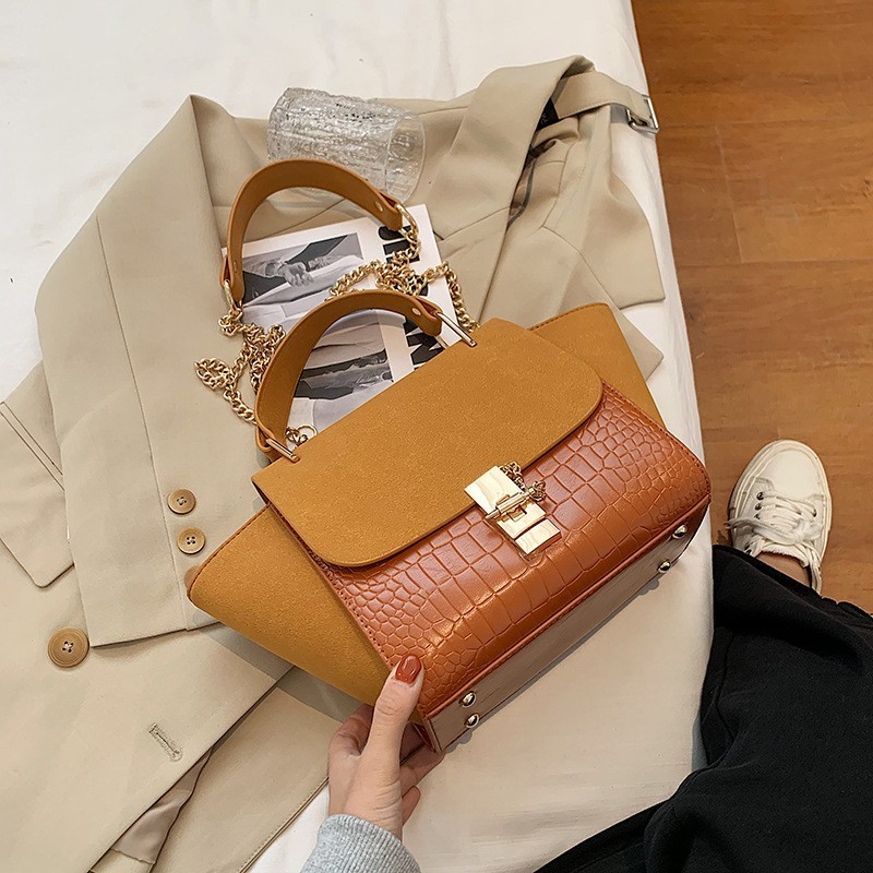 2024 Luxury Design Frosted Lock Chain Suede Ladies Casual Tote Women Shoulder Crossbody Bags Female Purses New Trapeze Handbags